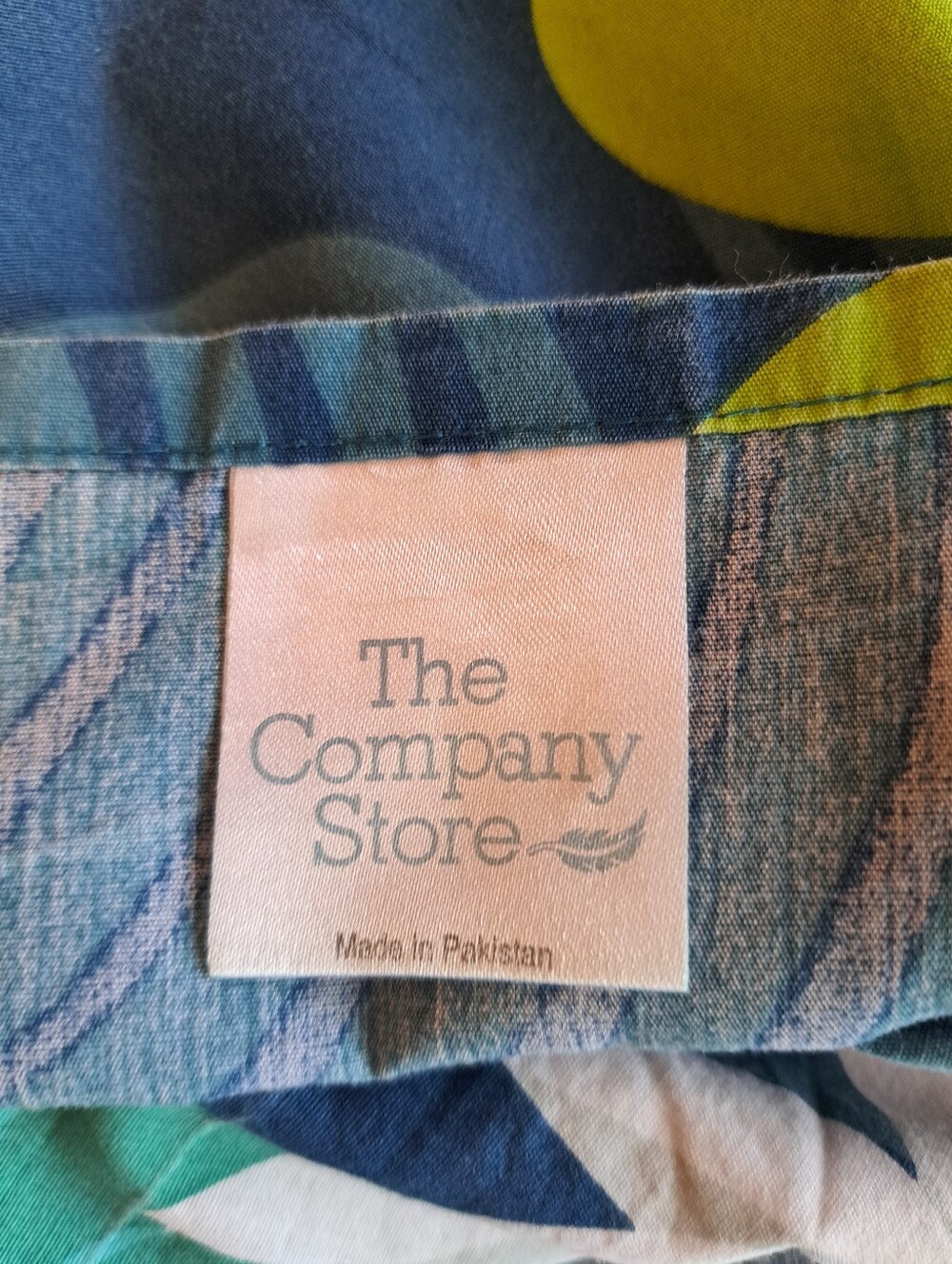 The Company Store King Duvet Cover + 3 Large Square Shams - Picture 5 of 7